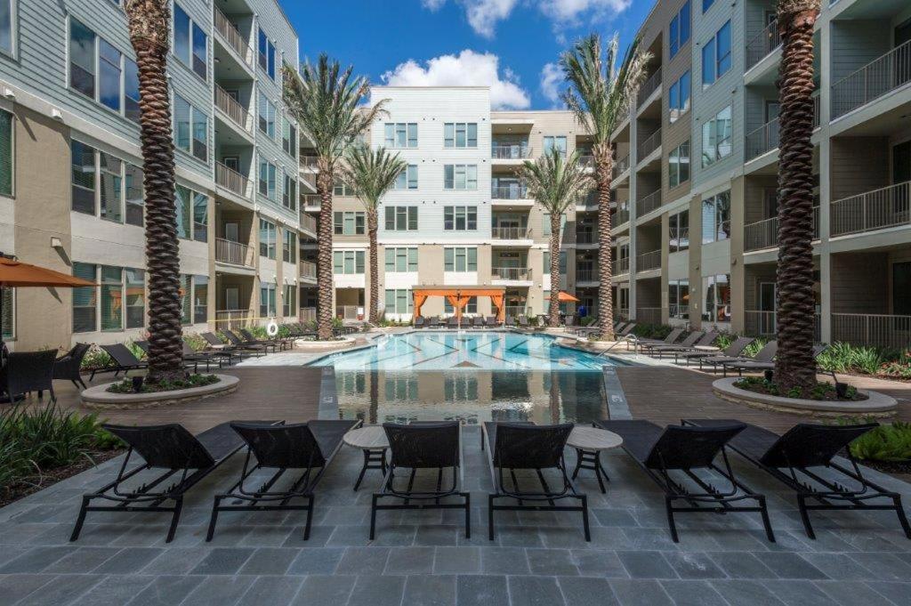 Luxury 1Br Condo Wbalcony - Galleriariver Oak ฮูสตัน ภายนอก รูปภาพ